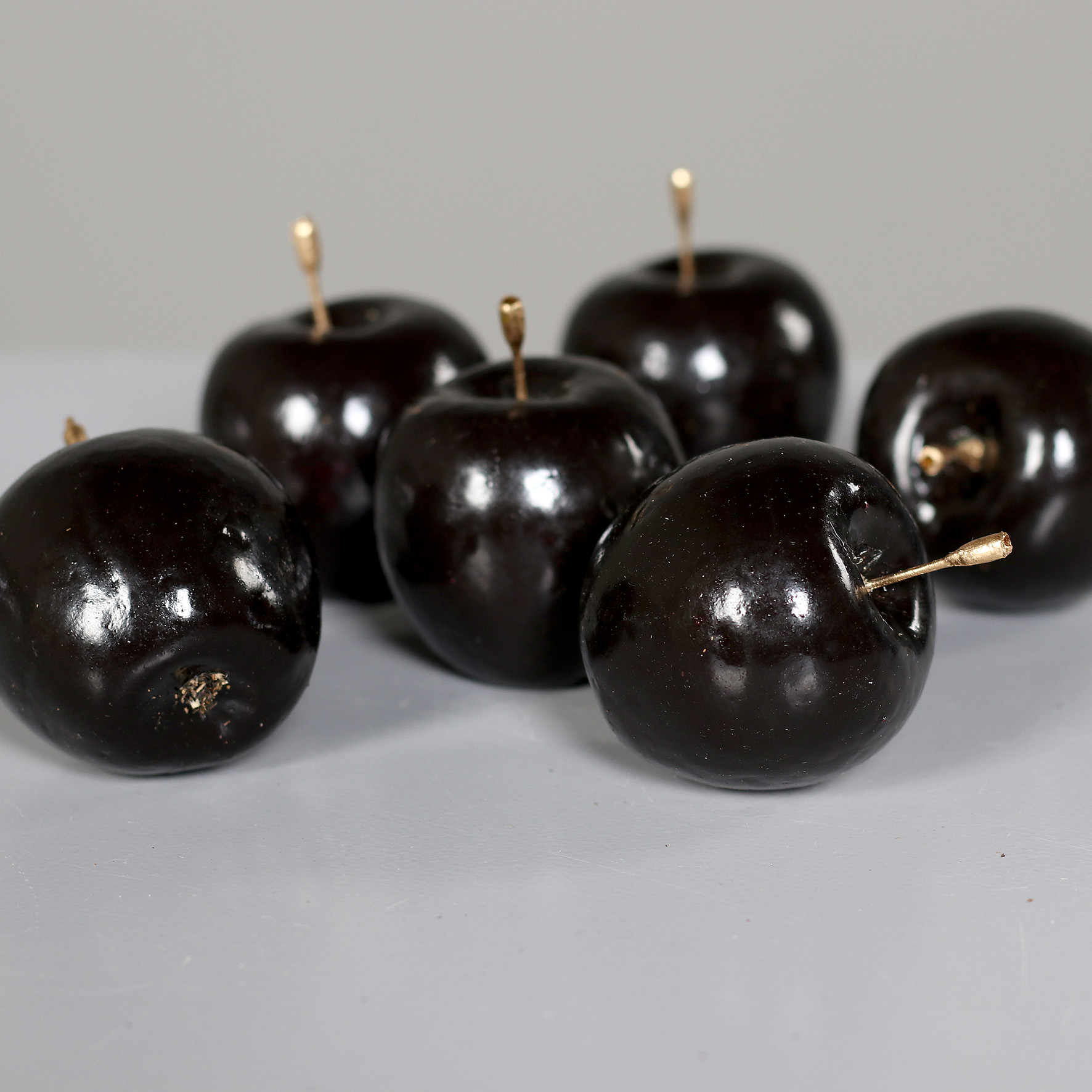 6 Stück Dekoapfel / Apfel 5cm schwarz DP künstliches Obst Dekoobst
